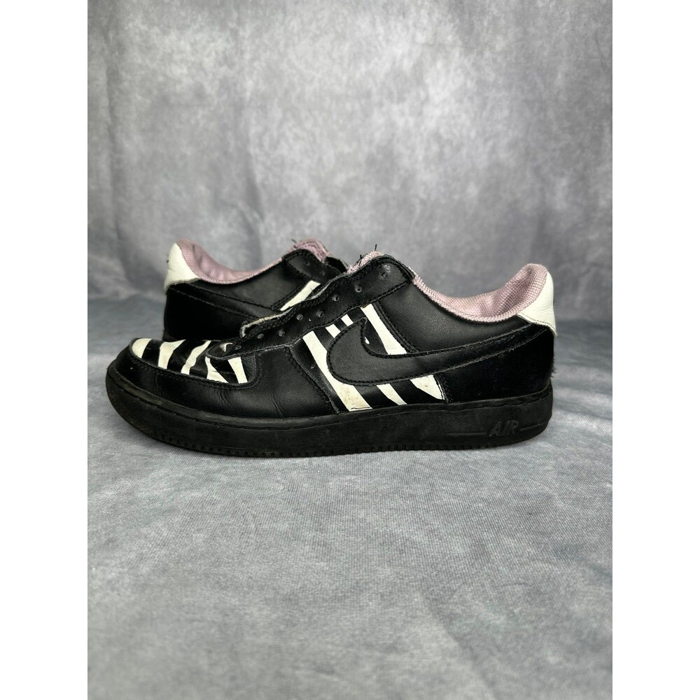 Nike air force 1 zebra low shoes size 8.5
